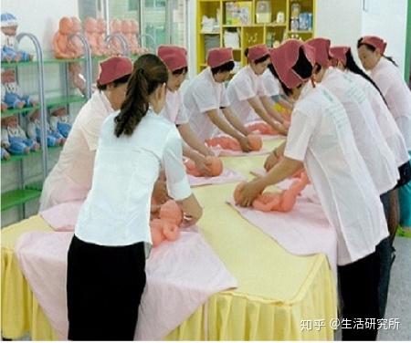 90后投身家政 从“不体面”到“自我实现”的体验之旅